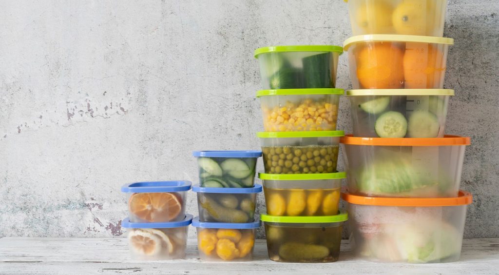 معرفی لیست کامل وسایل ضروری و مورد نیاز آشپزخانه در 1404 21 جدیدترین لیست وسایل ضروری پلاستیکی آشپزخانه برای جهیزیه عروس (1404)